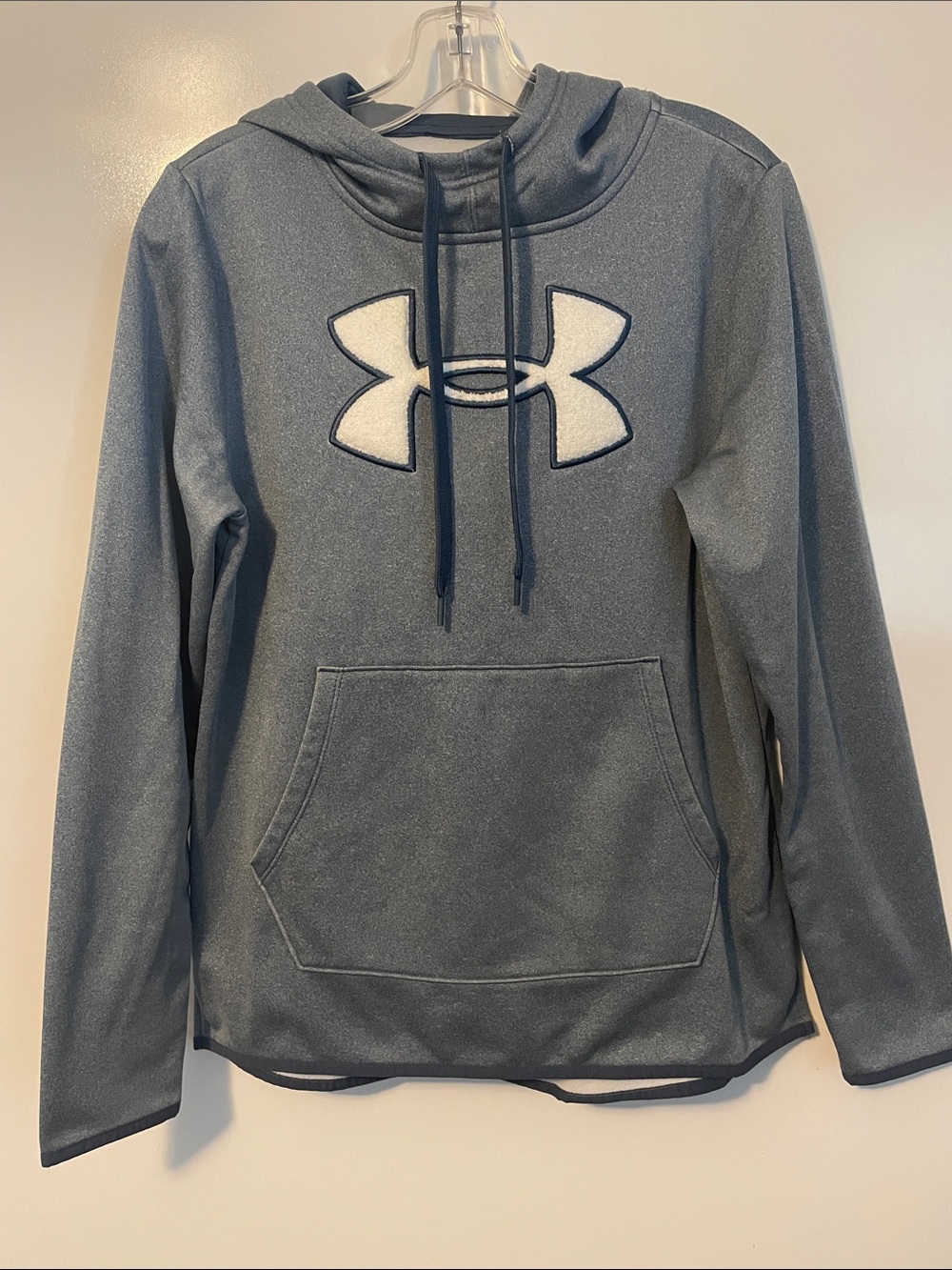 Under Armour Loose Fit Hoodie Size Medium